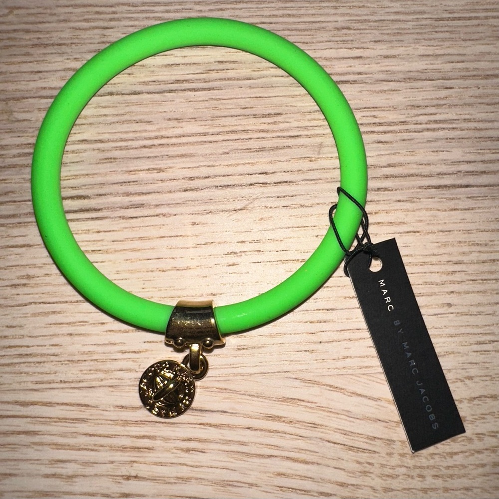 NWT Marc By Marc Jacobs Green Silicon Rubber Bracelet with Golden Charm